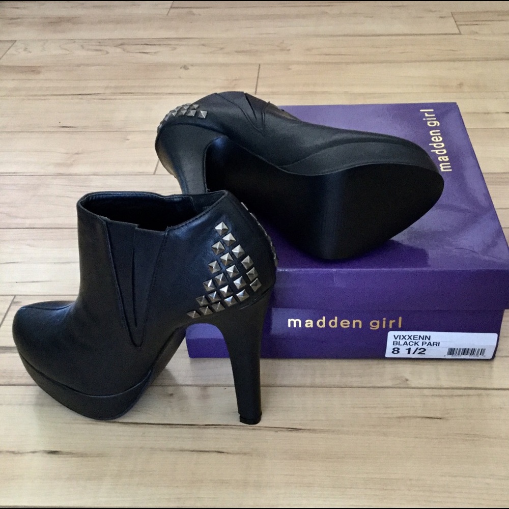 MADDEN GIRL Vixxenn Black Studded Platform Booties